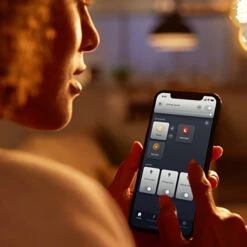 Philips Hue White E27 7W Filament ST72 550lm -Bestes Beleuchtungs Geschäft 10005174 4