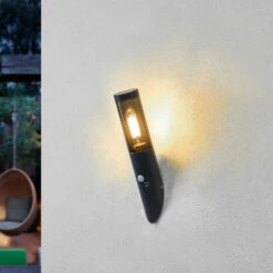 Lindby Statius Außenwandfackel Schwarz Sensor