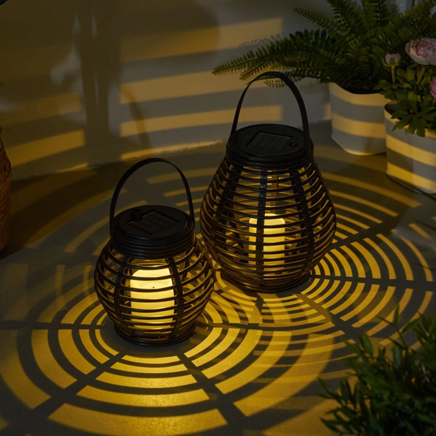 Pauleen Sunshine Glow LED-Solarlaterne, 2 Stück 1 Pauleen Sunshine Glow LED-Solarlaterne, 2 Stück