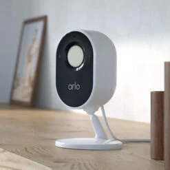 Arlo Essential Indoor Sicherheitskamera, Weiß 13 Arlo Essential Indoor Sicherheitskamera, Weiß -Bestes Beleuchtungs Geschäft 1080023 4
