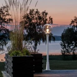 Konstsmide Wegeleuchte Linus In Weiß Mit Klarem Kugelschirm -Bestes Beleuchtungs Geschäft 5522482 2