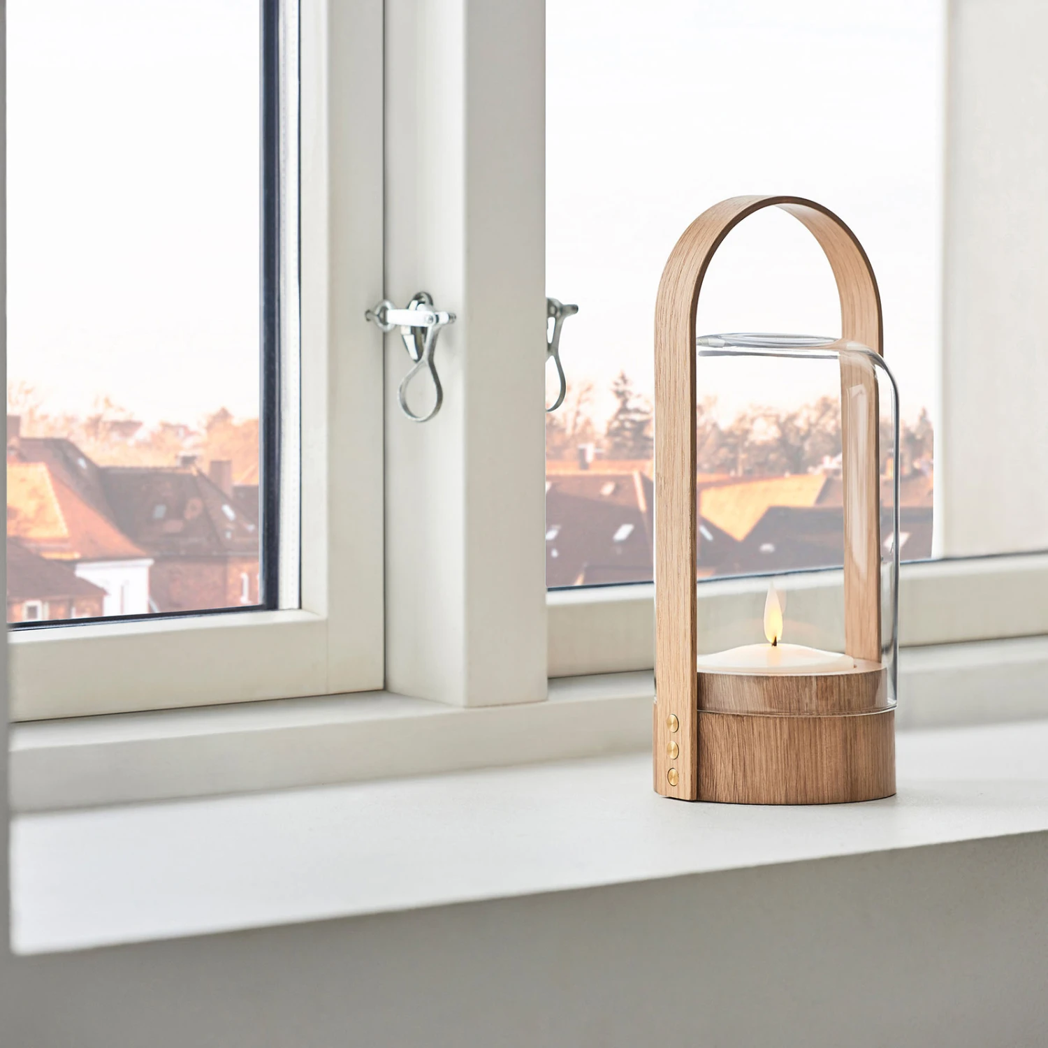 LE KLINT Candle Light LED-Laternenleuchte, Eiche 2 LE KLINT Candle Light LED-Laternenleuchte, Eiche – Bild 2