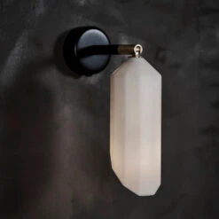 LE KLINT Pliverre Wandleuchte Mit Opalglasschirm