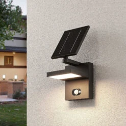 Lucande Solar-LED-Außenwandlampe Silvan Mit Sensor
