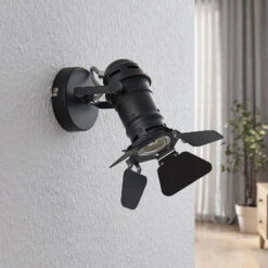 Wandleuchte Tilen Im Scheinwerfer-Look -Bestes Beleuchtungs Geschäft 9624399 2